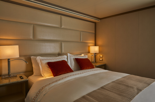 Silversea - Silver Shadow - Medallion Suite 1.jpg